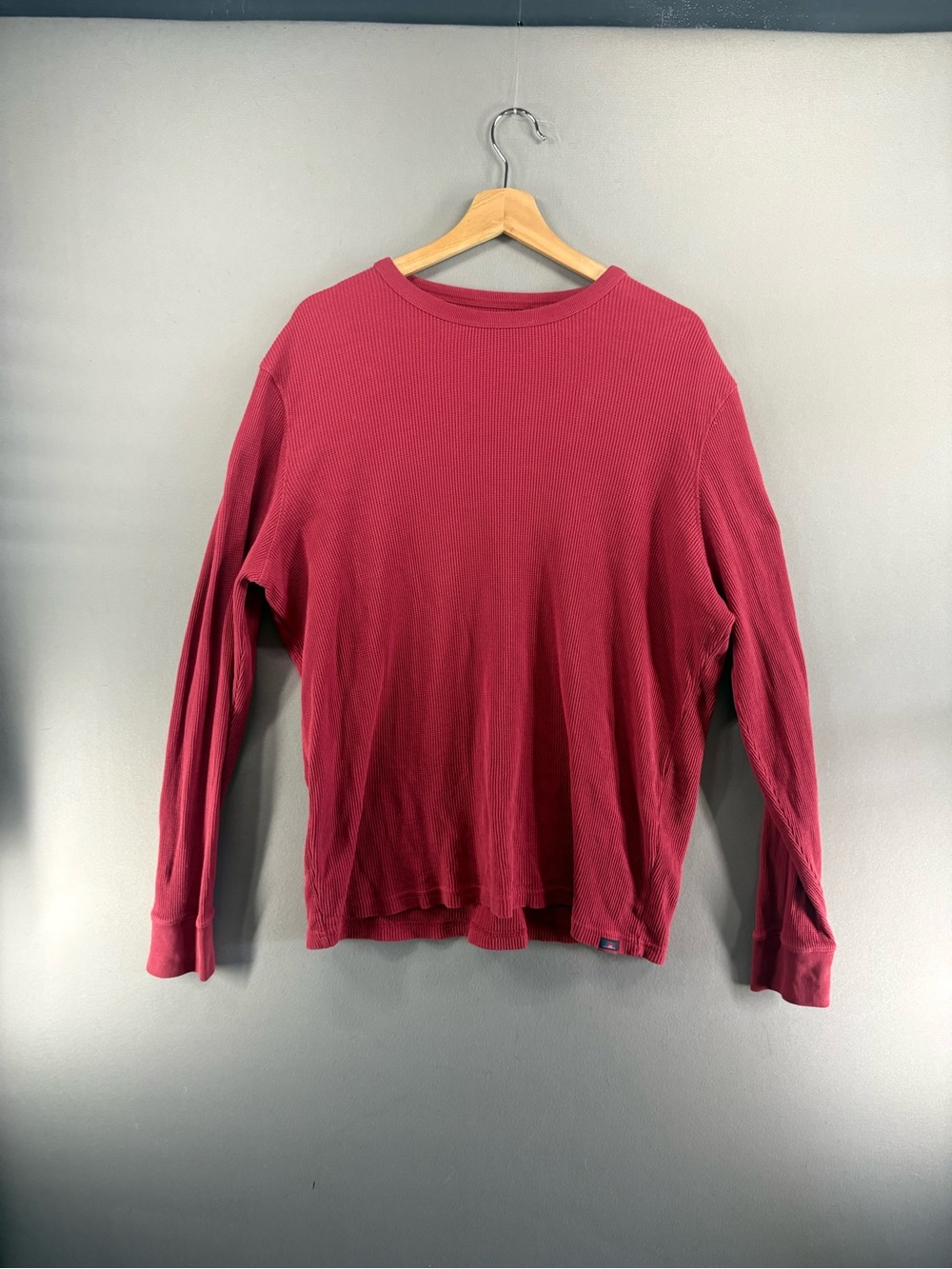 Faherty Brand Men’s Legend Winter Burgundy Waffle Knit Crewneck Size Large?